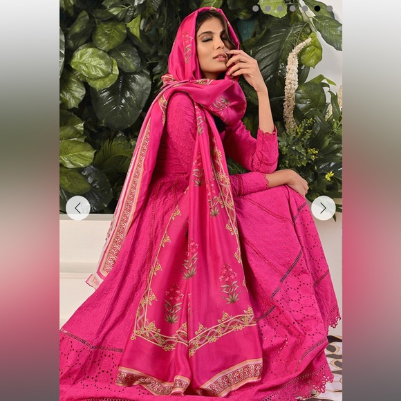 Ansab Jahangir Scented Dream Hot Pink Angarkha 3 Piece Pakistani Shalwar Kameez - Picture 5 of 7